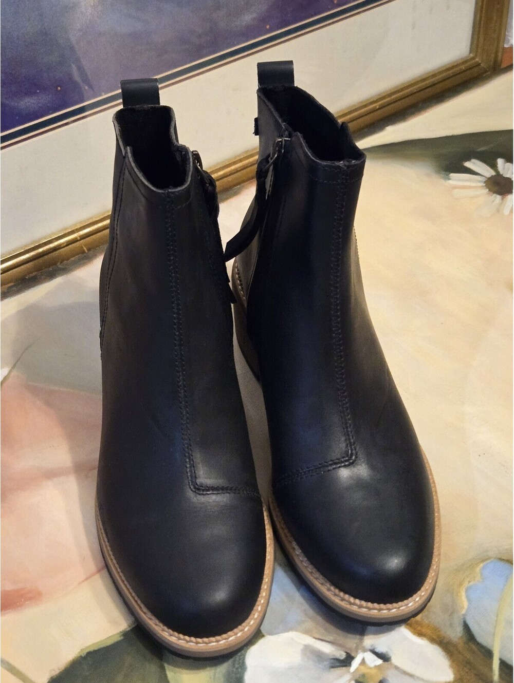TOMS NWT Marina Black Leather Ankle Boots Size 8.5W Side Zip Stacked Block Heel